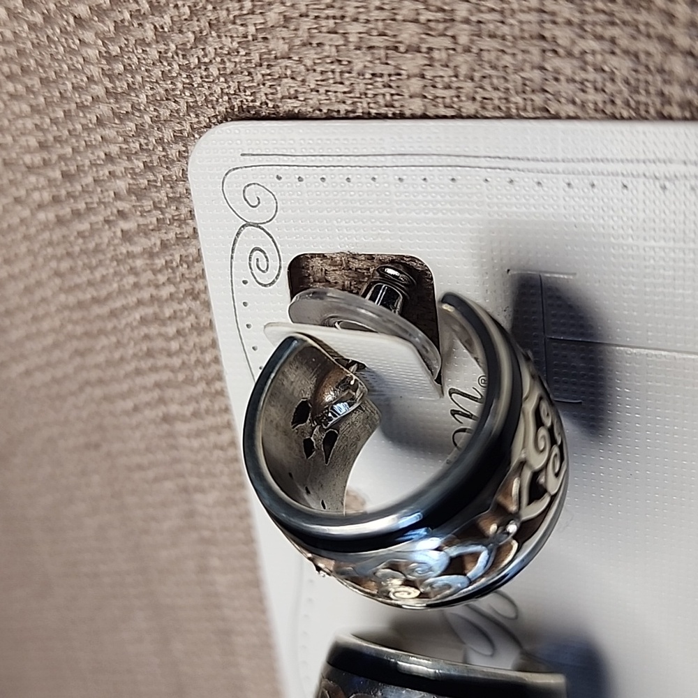 New Brighton Intrigue Soiree Two-Tone Hoop Earrings, NWT - Picture 7 of 8